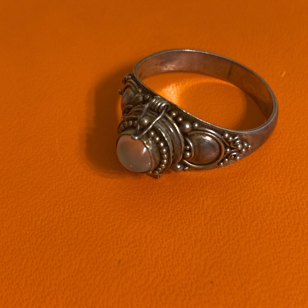Sterling silver pill holder ring